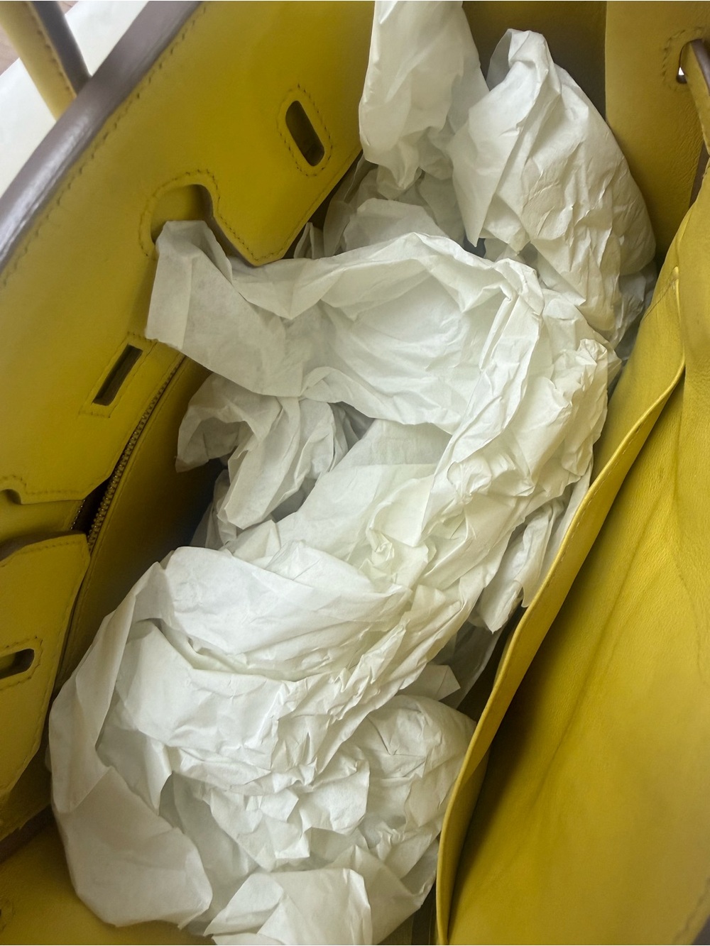 Hermes Yellow Birkin 25 with Gold Hardware - Picture 4 of 9